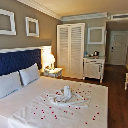 The Mara Palace 4* フェティエ